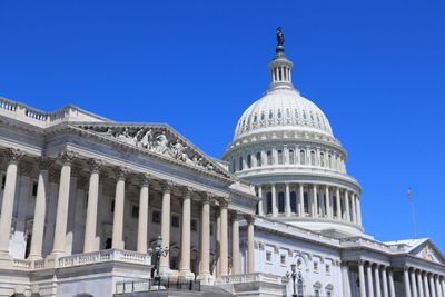 3 AI Stocks Lawmakers Are Snapping Up Now