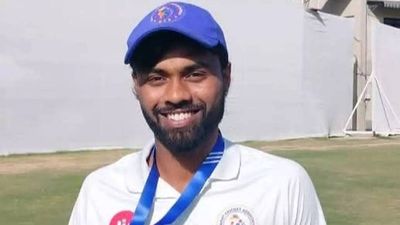 Gujarat on the verge of Ranji Trophy final after Jaymeet-Desai’s defiant stand
