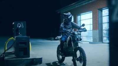Here's What It's Like to Ride an EV Dirt Bike In Complete Darkness With Night Vision