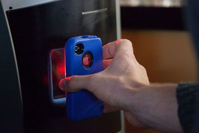 New Report Warns About Risks Of Using Phones To Tap To Pay