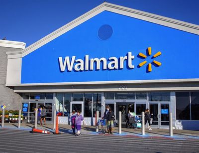 Walmart Faces Tariff Headwinds, Consumer Trends Remain Positive