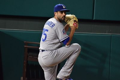 Rockies sign lefthanded relief pitcher Scott Alexander