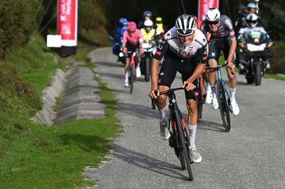 Jan Christen follows Tadej Pogačar's Volta ao Algarve wheel tracks with stunning win and race lead at Alto da Foía