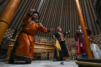 Mongolians Warm Up On Culture At New Winter Festival