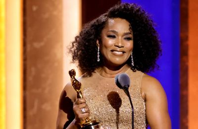 Angela Bassett 'deserved' an Oscar