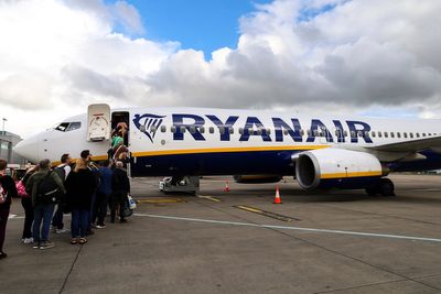 Ryanair issues warning to travellers over 70mph winds that threaten half-term flights