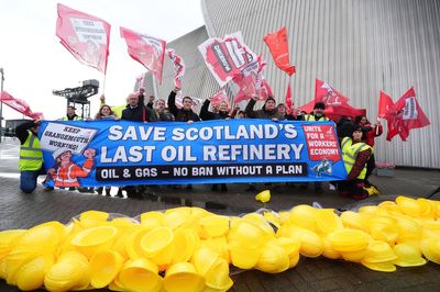 Grangemouth protesters lay 400 hard hats outside Scottish Labour conference