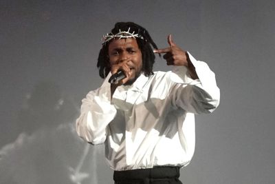 Kendrick Lamar earns first number one UK single with diss track Not Like Us