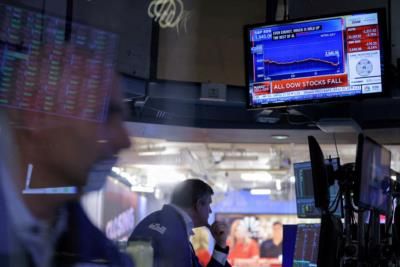 US Stock Markets Fall Sharply Amid Inflation Fears