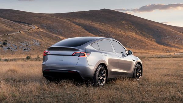 Tesla Recalls 380,000 Cars Because Power Steering May Fail