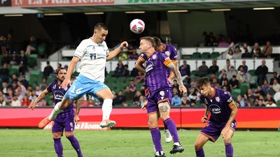 Sydney FC can't land a blow in ALM stalemate at Glory