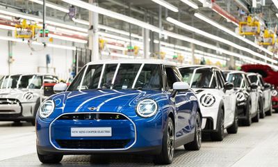 BMW pauses £600m upgrade to Oxford Mini plant as electric car demand falls