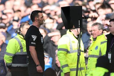 Premier League releases VAR statement on Everton’s overturned penalty against Manchester United