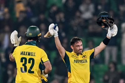 Champions Trophy: Records tumble as Australia condemn England to agonising defeat