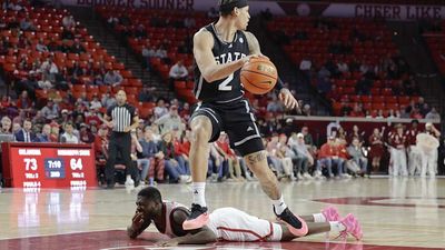 Oklahoma's Duke Miles Loses Teeth in Dive for Loose Ball vs. Mississippi State