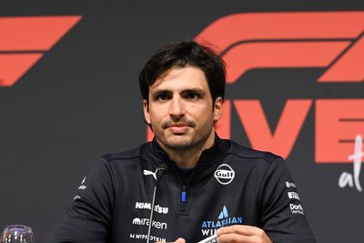 Sainz replaces F1 world champion Vettel as GPDA director