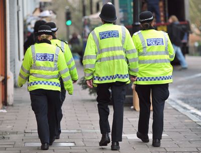 Met Police hired more than 1,000 officers without checking references