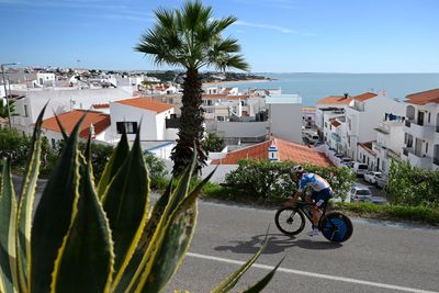 As it happened: yellow jersey changes hands on final day of the Volta ao Algarve