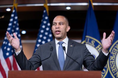 CNN grills Hakeem Jeffries over whether House Democrats are effective opposition to Trump