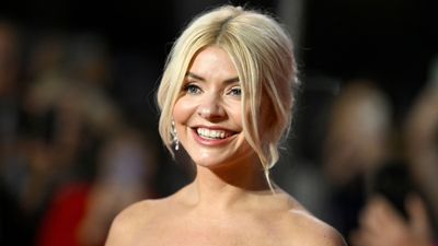 Holly Willoughby just gave a fresh twist on the classic LBD – and her bow shoes were the perfect finishing touch