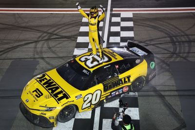 Frantic Atlanta finish ends under caution as Bell beats Hocevar and Larson