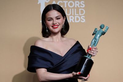 Selena Gomez emotional and stunned after SAG Only Murders In The Building win