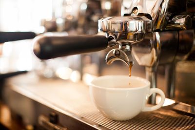 Arabica Coffee Falls to New 2-1/2 Week Low