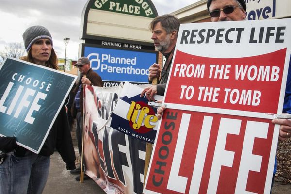 US supreme court rejects anti-abortion challenges to clinic ‘buffer zones’