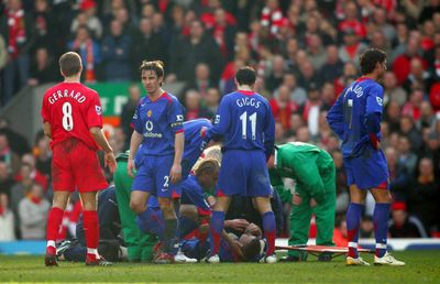 "I spoke to him in the evening at the hospital and apologised, but more for the unluckiness" John Arne Riise recalls free-kick that broke Alan Smith's leg at Anfield in 2006