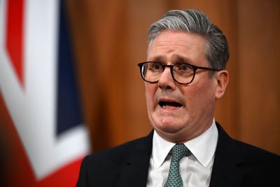 Keir Starmer bows to Trump pressure and increases UK defence spending by slashing foreign aid