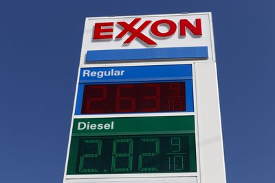 Value Investors Love Exxon Stock - It Looks Cheap Here