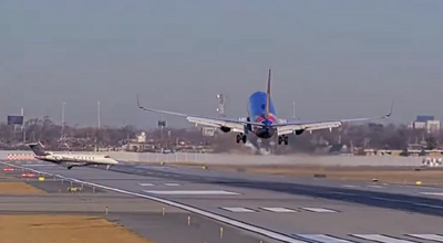 WATCH: Southwest Plane Aborts Landing to Avoid Colliding With Jet in Chicago as FAA Hit by Layoffs