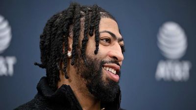 Lakers Give Heartwarming Tribute to Anthony Davis in His Los Angeles Return