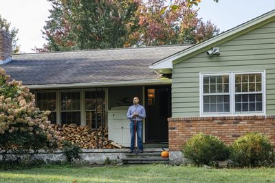 Here's how much you need to make to afford a $400,000 house today