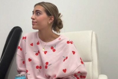 Guy Comments On Woman’s Outfit, Asking Her To Never Wear It Again, Many Surprisingly Agree