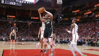 Rockets Announcers Shocked Amen Thompson Was Ejected for Grabbing Giannis’s Face