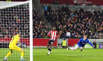 O’Brien dives to Everton’s rescue and extends Moyes bounce at Brentford