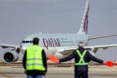 Australian says it 'wasn't nice' sitting with corpse on long-haul flight