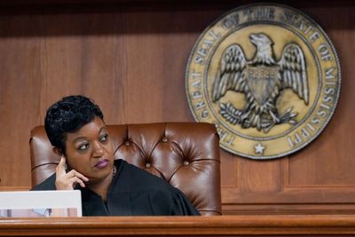 Mississippi judge vacates her order that a newspaper remove its editorial criticizing local leaders