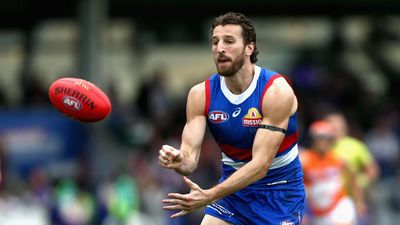 Bont hurt as Bulldogs beat Hawks in AFL pre-season