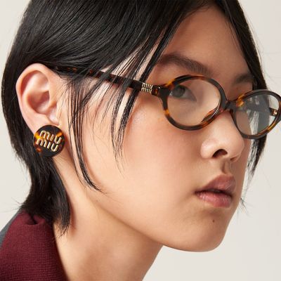 All of the Reasons We're Totally into Tortoiseshell and We're Not Just Talking About Accessories