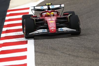 Hamilton "slowly bonding" with new Ferrari car