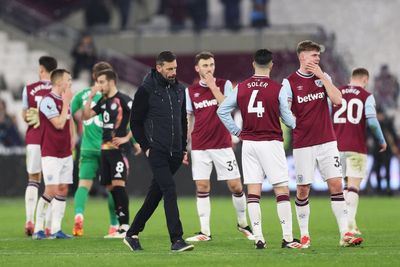 Leicester signal surrender against West Ham as miserable run under Ruud van Nistelrooy continues