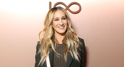 Sarah Jessica Parker's sparkling crystal Fendi Baguette stole the show at Milan Fashion Week