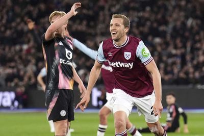 West Ham secure 2-0 victory over Leicester, pushing Foxes closer to Championship return