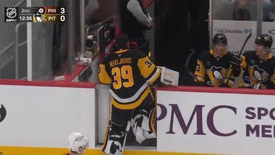 Penguins Goalie Had All-Time Meltdown After Getting Pulled From Game vs. Flyers