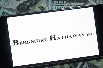 Is Berkshire Hathaway Stock Outperforming the S&P 500?
