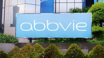 AbbVie Stock: Is ABBV Outperforming the Healthcare Sector?