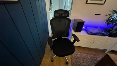 Boulies EP200 office chair review: a good choice for work, rest and play