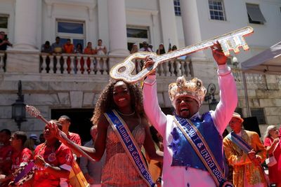 Rio's Carnival kicks off as mayor gives key to the city to King Momo